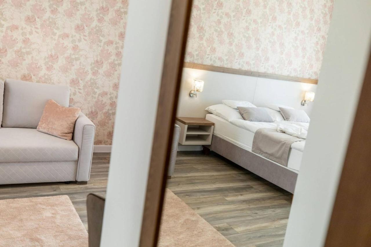 Aszuvilag Rezidencia With Sauna & Jacuzzi Legyesbenye Buitenkant foto