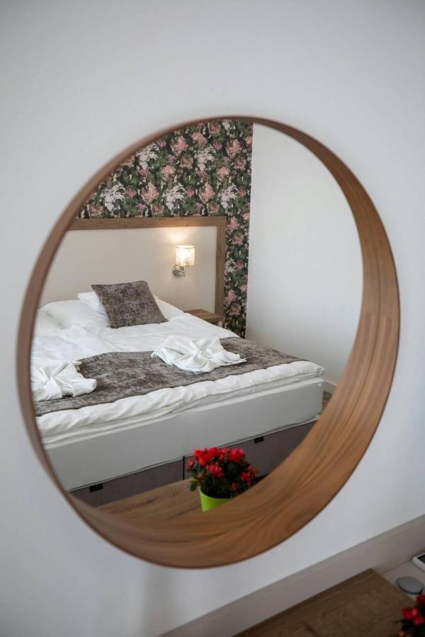 Aszuvilag Rezidencia With Sauna & Jacuzzi Legyesbenye Buitenkant foto