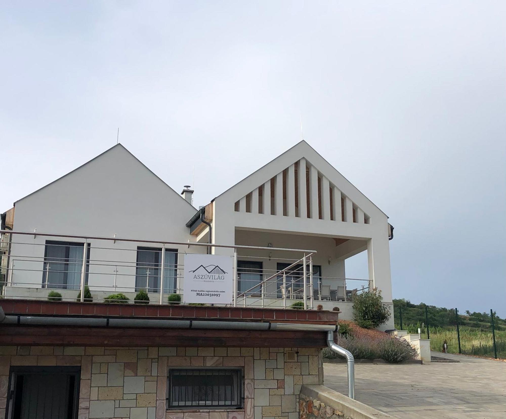 Aszuvilag Rezidencia With Sauna & Jacuzzi Legyesbenye Buitenkant foto